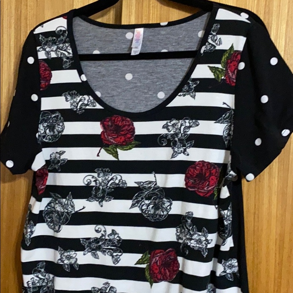 EUC Lularoe XL classic tee